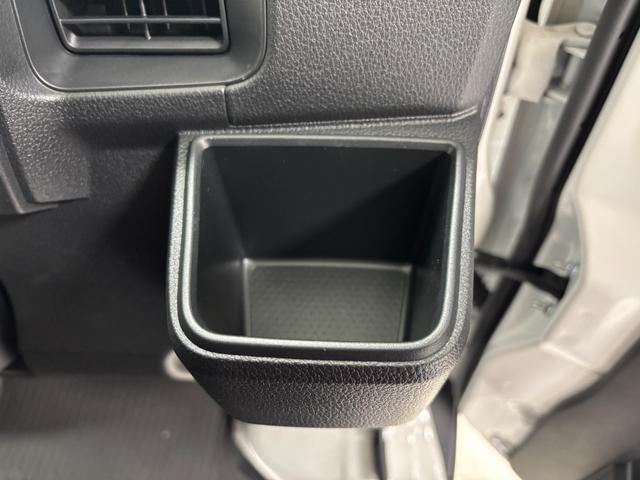 ハイゼットカーゴＤＸＡＭ・ＦＭチューナー　マニュアルエアコン　両側スライドドア　フルフラット荷室　オーバーヘッドシェルフ　ハロゲンヘッドランプ　両側パワーウィンドゥ　キーレスエントリー　ショッピングフック　スマアシ（長野県）の中古車