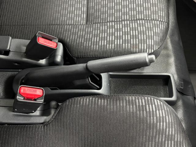 ハイゼットカーゴＤＸＡＭ・ＦＭチューナー　マニュアルエアコン　両側スライドドア　フルフラット荷室　オーバーヘッドシェルフ　ハロゲンヘッドランプ　両側パワーウィンドゥ　キーレスエントリー　ショッピングフック　スマアシ（長野県）の中古車