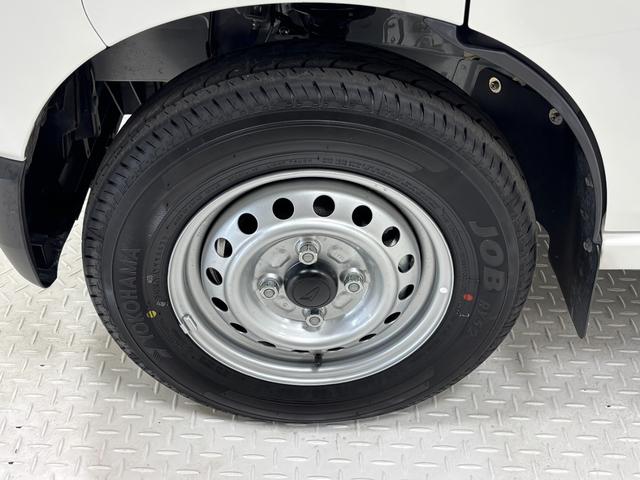 ハイゼットカーゴＤＸＡＭ・ＦＭチューナー　マニュアルエアコン　両側スライドドア　フルフラット荷室　オーバーヘッドシェルフ　ハロゲンヘッドランプ　両側パワーウィンドゥ　キーレスエントリー　ショッピングフック　スマアシ（長野県）の中古車
