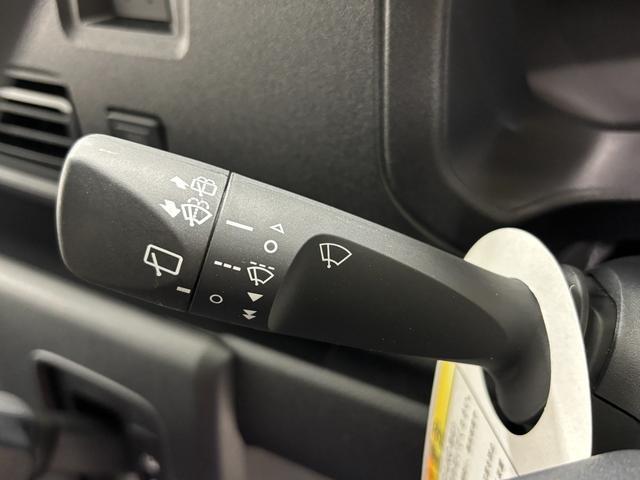 ハイゼットカーゴDXAM.FMチューナー マニュアルエアコン 電子制御式4WD フルフラット荷室 両側スライドドア ショッピングフック オーバーヘッドシェルフ オートライト機能 キーレスエントリー 衝突回避(長野県)の中古車