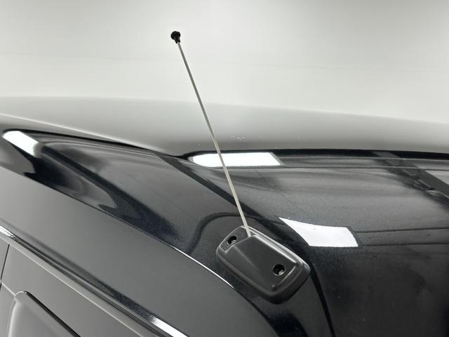 ハイゼットカーゴDXAM.FMチューナー マニュアルエアコン 電子制御式4WD フルフラット荷室 両側スライドドア ショッピングフック オーバーヘッドシェルフ オートライト機能 キーレスエントリー 衝突回避(長野県)の中古車