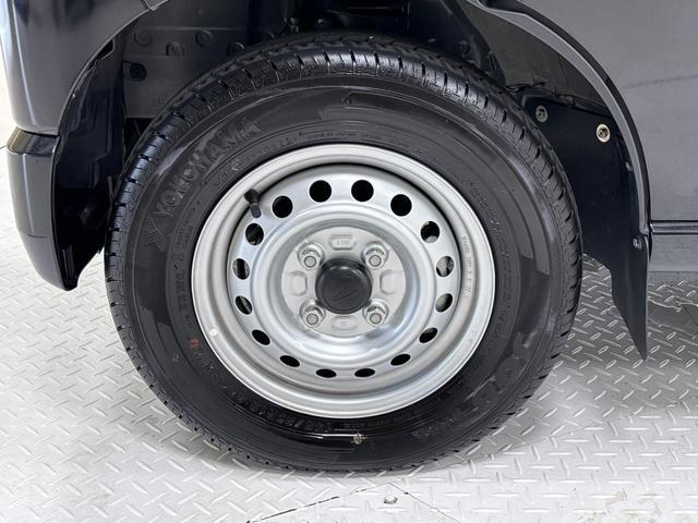 ハイゼットカーゴDXAM.FMチューナー マニュアルエアコン 電子制御式4WD フルフラット荷室 両側スライドドア ショッピングフック オーバーヘッドシェルフ オートライト機能 キーレスエントリー 衝突回避(長野県)の中古車