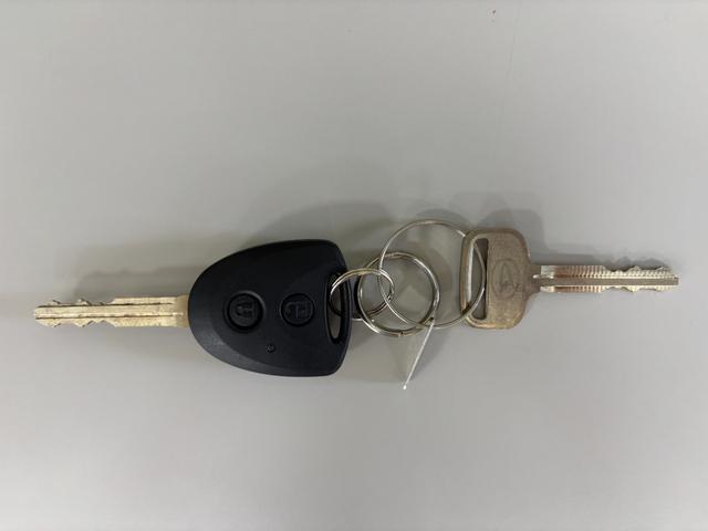 ハイゼットカーゴDXAM.FMチューナー マニュアルエアコン 電子制御式4WD フルフラット荷室 両側スライドドア ショッピングフック オーバーヘッドシェルフ オートライト機能 キーレスエントリー 衝突回避(長野県)の中古車