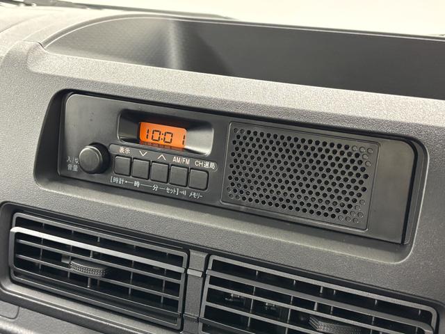 ハイゼットトラックスタンダードＡＭ，ＦＭチューナー　マニュアルエアコン　電子制御式４ＷＤ　アクセサリーソケット　荷台ゴムマット　ゲートプロテクター　ガードフレームプロテクター　ハロゲンヘッドランプ　オートライト機能　スマアシ（長野県）の中古車