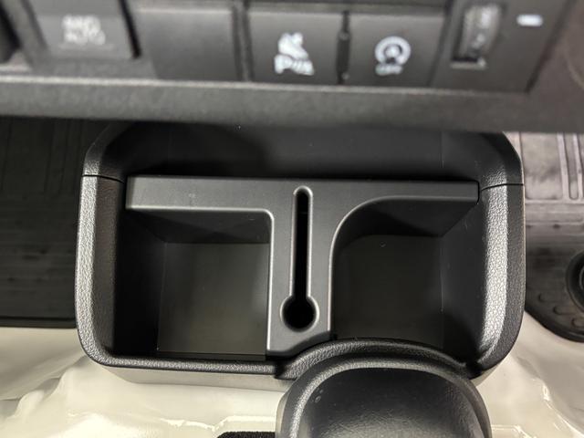 ハイゼットトラックスタンダードＡＭ，ＦＭチューナー　マニュアルエアコン　電子制御式４ＷＤ　アクセサリーソケット　荷台ゴムマット　ゲートプロテクター　ガードフレームプロテクター　ハロゲンヘッドランプ　オートライト機能　スマアシ（長野県）の中古車