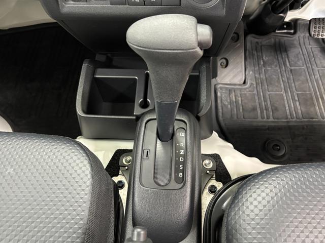 ハイゼットトラックスタンダードＡＭ，ＦＭチューナー　マニュアルエアコン　電子制御式４ＷＤ　アクセサリーソケット　荷台ゴムマット　ゲートプロテクター　ガードフレームプロテクター　ハロゲンヘッドランプ　オートライト機能　スマアシ（長野県）の中古車