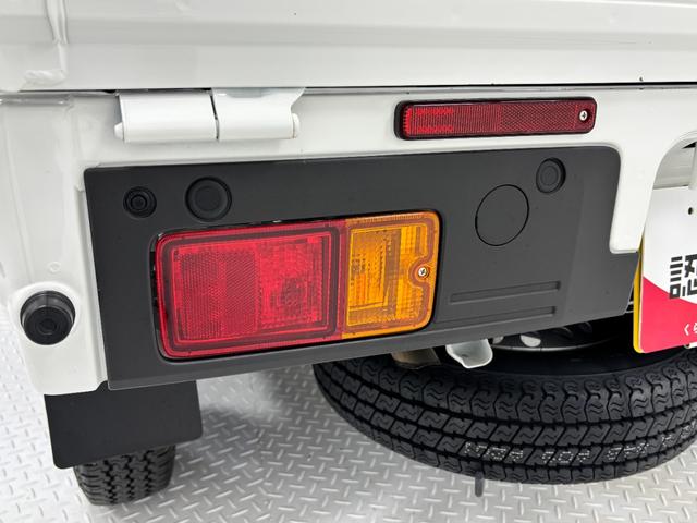ハイゼットトラックスタンダードＡＭ，ＦＭチューナー　マニュアルエアコン　電子制御式４ＷＤ　アクセサリーソケット　荷台ゴムマット　ゲートプロテクター　ガードフレームプロテクター　ハロゲンヘッドランプ　オートライト機能　スマアシ（長野県）の中古車
