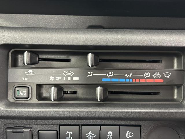 ハイゼットトラックスタンダード　農用スペシャル５ＭＴ　ＡＭ，ＦＭチューナー　マニュアルエアコン　パートタイム４ＷＤ　スーパーデフロック　アクセサリーソケット　荷台ゴムマット　ゲートプロテクター　ガードフレームプロテクター　ＬＥＤ大型荷台作業（長野県）の中古車