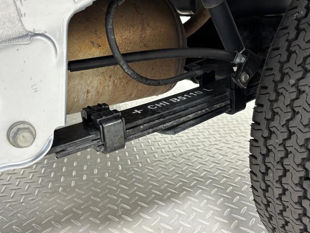 ハイゼットトラックスタンダード　農用スペシャル５ＭＴ　ＡＭ，ＦＭチューナー　マニュアルエアコン　パートタイム４ＷＤ　スーパーデフロック　アクセサリーソケット　荷台ゴムマット　ゲートプロテクター　ガードフレームプロテクター　ＬＥＤ大型荷台作業（長野県）の中古車
