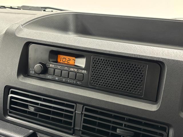 ハイゼットカーゴＤＸドラレコ　ＥＴＣ　ＡＭ・ＦＭチューナー　マニュアルエアコン　フルフラット荷室　両側スライドドア　オーバーヘッドコンソール　電子制御式４ＷＤ　ハロゲンヘッドランプ　オートライト　キーレス　スマアシ（長野県）の中古車