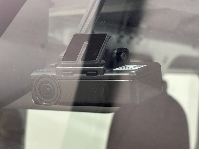 ハイゼットカーゴＤＸドラレコ　ＥＴＣ　ＡＭ・ＦＭチューナー　マニュアルエアコン　フルフラット荷室　両側スライドドア　オーバーヘッドコンソール　電子制御式４ＷＤ　ハロゲンヘッドランプ　オートライト　キーレス　スマアシ（長野県）の中古車