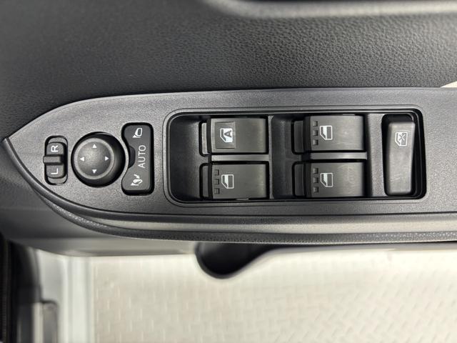 タントＸ　ｅｃｏＩＤＬＥ非装着車防錆塗装済み　ＣＤチューナー　両側シートヒーター　左側パワースライドドア　ミラクルオープンドア　ＬＥＤヘッドランプ　ＵＳＢソケットト　キーフリー　プッシュスタート　電動格納ミラー　スマートアシスト（長野県）の中古車