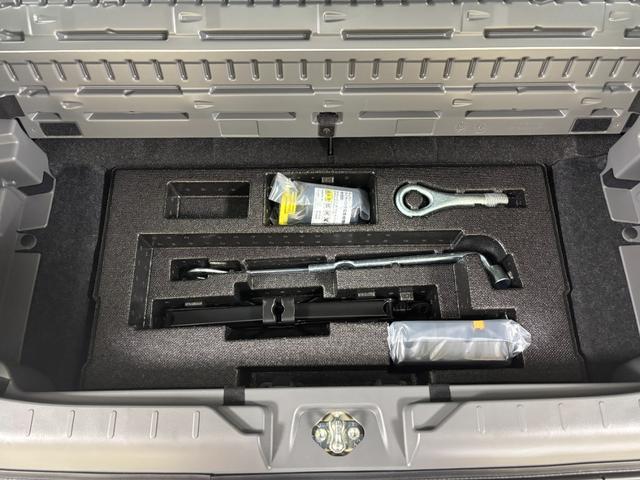 タフトＧターボ　クロムベンチャーターボ　追従機能　７インチ純正ナビ　パノラマモニター　Ｂｌｕｅｔｏｏｔｈ　フルセグ　ＨＤＭＩ、ＵＳＢソケット　スカイフィールトップ　両側シートヒーター　ＬＥＤ　オートライト機能　キーフリー　スマアシ（長野県）の中古車