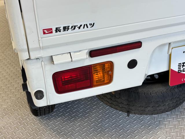 ハイゼットトラックスタンダード 農用スペシャルAM・FMラジオ マニュアルエアコン MT リヤ4枚リーフスプリング 荷台作業灯(長野県)の中古車