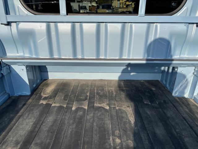 ハイゼットトラックジャンボＳＡIIIｔＭＴ５　ＣＤチューナー　マニュアルエアコン　荷台作業灯　ＬＥＤヘッドランプ　荷台ゴムマット　ゲートプロテクター　電子制御式４ＷＤ　スーパーデフロック　オートライト　キーフリー　スマアシ（長野県）の中古車