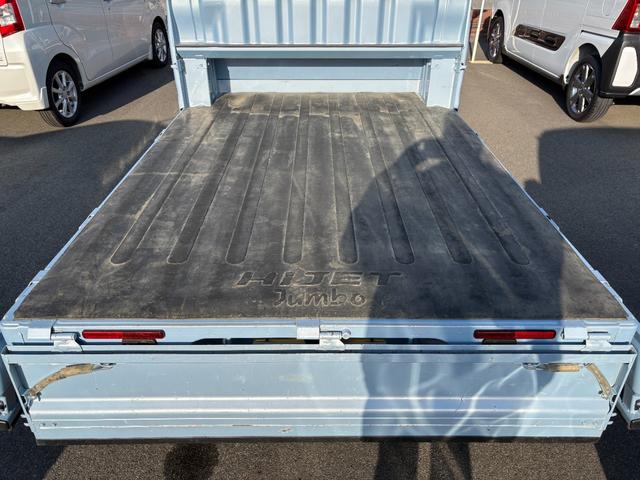 ハイゼットトラックジャンボＳＡIIIｔＭＴ５　ＣＤチューナー　マニュアルエアコン　荷台作業灯　ＬＥＤヘッドランプ　荷台ゴムマット　ゲートプロテクター　電子制御式４ＷＤ　スーパーデフロック　オートライト　キーフリー　スマアシ（長野県）の中古車