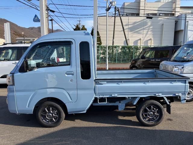 ハイゼットトラックジャンボＳＡIIIｔＭＴ５　ＣＤチューナー　マニュアルエアコン　荷台作業灯　ＬＥＤヘッドランプ　荷台ゴムマット　ゲートプロテクター　電子制御式４ＷＤ　スーパーデフロック　オートライト　キーフリー　スマアシ（長野県）の中古車