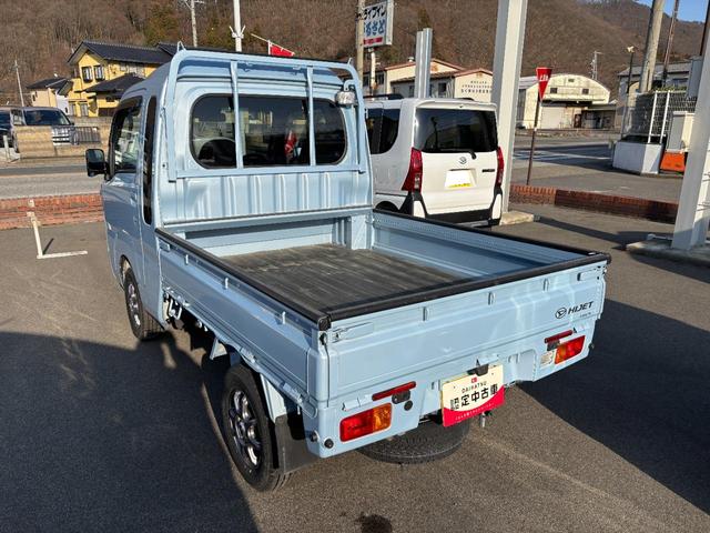 ハイゼットトラックジャンボＳＡIIIｔＭＴ５　ＣＤチューナー　マニュアルエアコン　荷台作業灯　ＬＥＤヘッドランプ　荷台ゴムマット　ゲートプロテクター　電子制御式４ＷＤ　スーパーデフロック　オートライト　キーフリー　スマアシ（長野県）の中古車