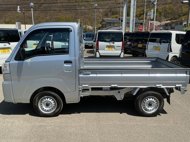 ハイゼットトラックスタンダードＡＭ／ＦＭチューナー　マニュアルエアコン　ハロゲンヘッドランプ　オートライト機能　荷台ゴムマット（５ｍｍ）　ゲートプロテクター　ゲートプロテクター　電子制御式４ＷＤ　アクセサリーソケット　スマアシ（長野県）の中古車