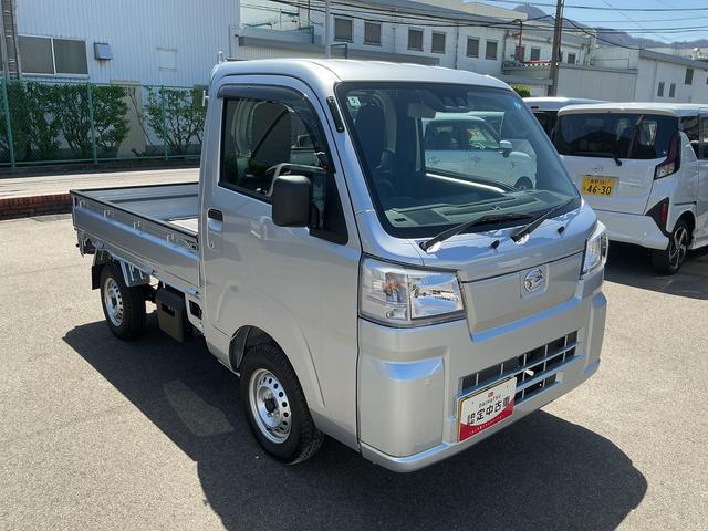 ハイゼットトラックスタンダードＡＭ／ＦＭチューナー　マニュアルエアコン　ハロゲンヘッドランプ　オートライト機能　荷台ゴムマット（５ｍｍ）　ゲートプロテクター　ゲートプロテクター　電子制御式４ＷＤ　アクセサリーソケット　スマアシ（長野県）の中古車