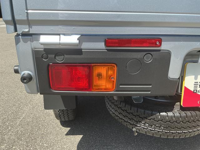 ハイゼットトラックスタンダードＡＭ／ＦＭチューナー　マニュアルエアコン　ハロゲンヘッドランプ　オートライト機能　荷台ゴムマット（５ｍｍ）　ゲートプロテクター　ゲートプロテクター　電子制御式４ＷＤ　アクセサリーソケット　スマアシ（長野県）の中古車