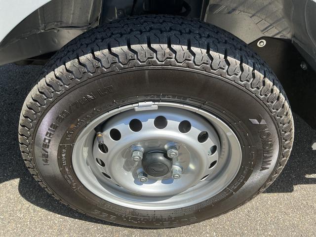 ハイゼットトラックスタンダードＡＭ／ＦＭチューナー　マニュアルエアコン　ハロゲンヘッドランプ　オートライト機能　荷台ゴムマット（５ｍｍ）　ゲートプロテクター　ゲートプロテクター　電子制御式４ＷＤ　アクセサリーソケット　スマアシ（長野県）の中古車