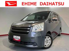 ノアサイドシートリフトアップ　車　手動介護式福祉車両　純正ナビ　ＣＤ　ＤＶＤ　片側電動スライドドア　ディスチャージヘッドライト　プッシュスタート　電動格納ドアミラー　キーフリーシステム