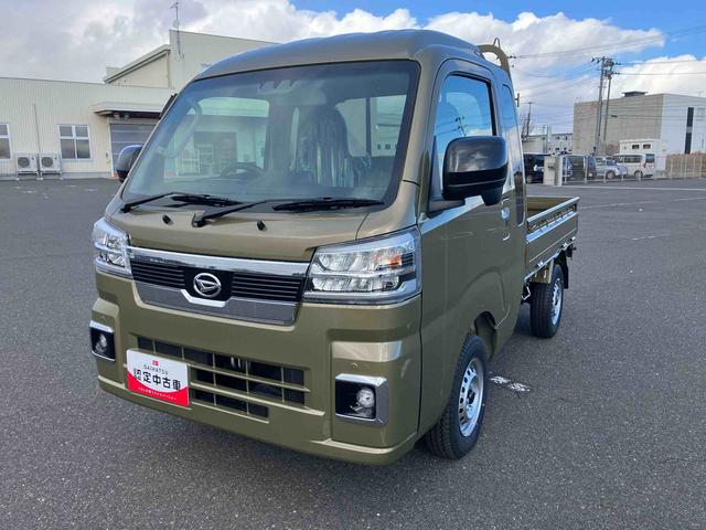 ハイゼットトラックジャンボエクストラ　４ＷＤ　届出済未使用車４ＷＤ　ＣＶＴ　６６０ｃｃ　衝突被害軽減ブレーキ　横滑り防止装置　ＡＢＳ　エアバッグ　アイドリングストップ　プッシュボタンスタート　マニュアルエアコン　パワーステアリング　荷台作業灯　届出済未使用車