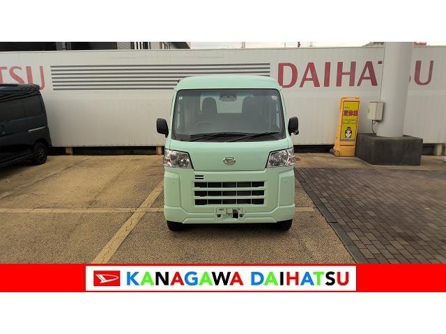 ハイゼットカーゴＤＸサポカーＳワイド適合　ラジオ　エアコン　アクセサリーソケット　コーナーセンサー　アイドリングストップ　光軸調整ダイヤル　横滑り防止機能　誤発進抑制機能　パワーウインドウ　キーレス（神奈川県）の中古車